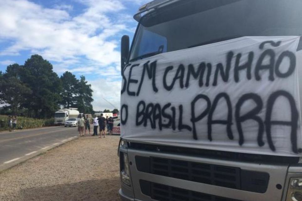 Paralisao dos caminhoneiros est rachada, diz dirigente sindical