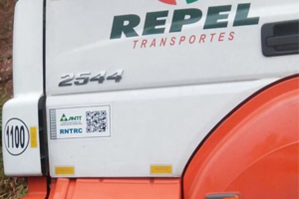 Fetcemg alerta sobre a correta instalao dos adesivos do RNTRC