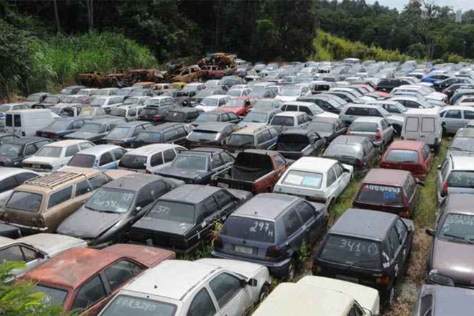 Para evitar prises, ladres abandonam carros roubados para checar se tm GPS
