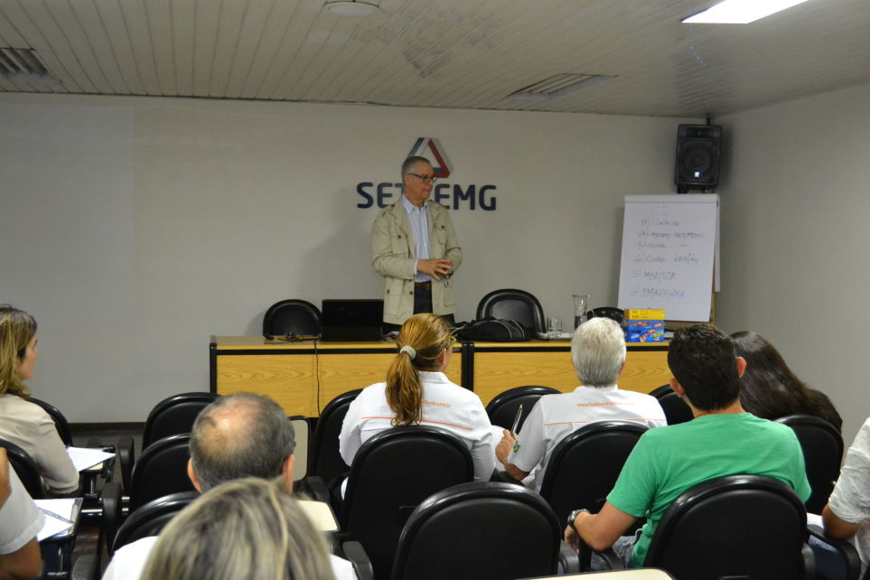 Estratgias de Negociao e ICMS no transporte foram temas de treinamentos no Setcemg