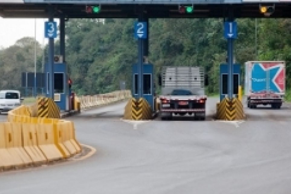 ANTT divulga medidas para isentar de pedgio caminhes que circulam vazios