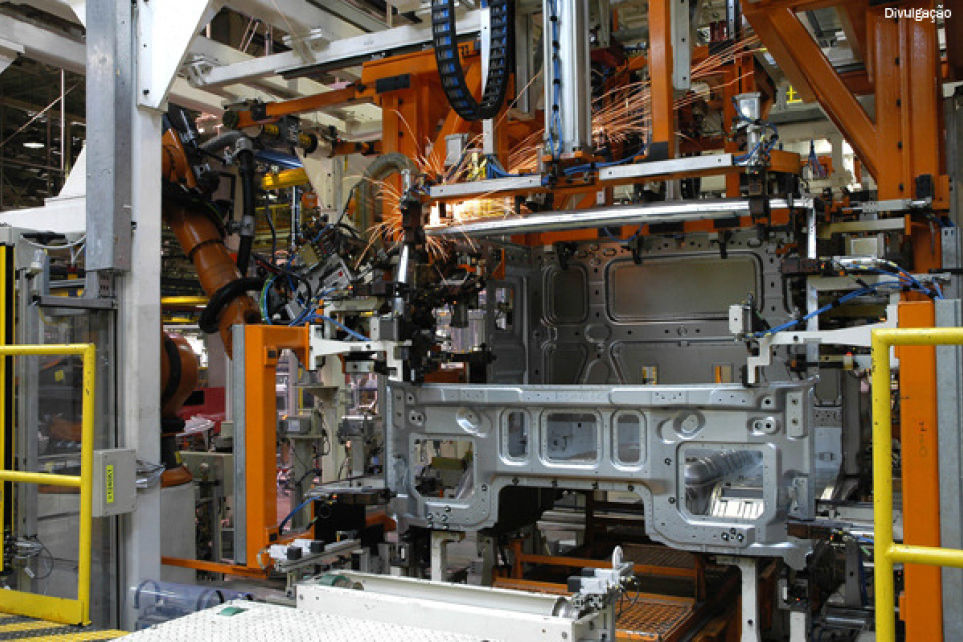 Veculos: produo cai 17,4% em 2014