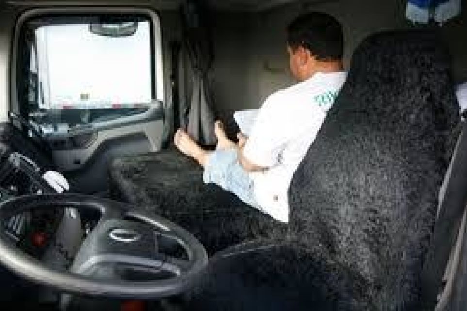 Proposta flexibiliza intervalo mnimo de descanso de motoristas em rodovias