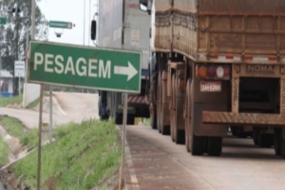 CONTRAN regulamenta tolerncia de pesagem