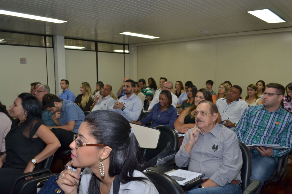 Treinamento de formao de vendedores  sucesso no Setcemg