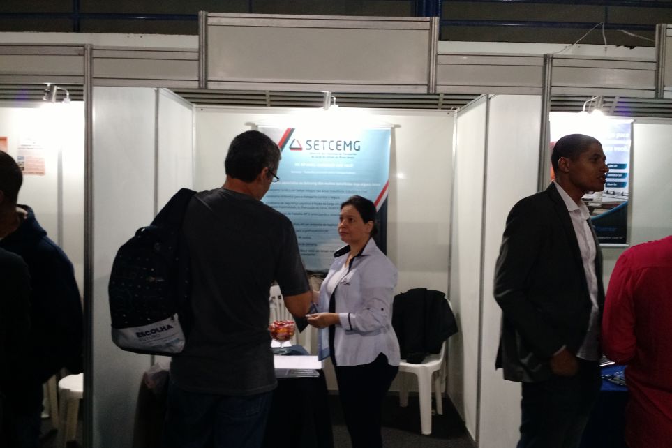 Setcemg participa de Feira de Logstica da Newton Paiva
