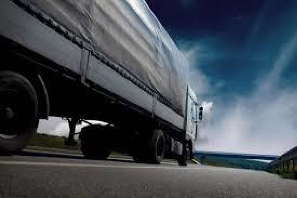 Exportaes fazem produo de caminhes crescer aps 3 anos