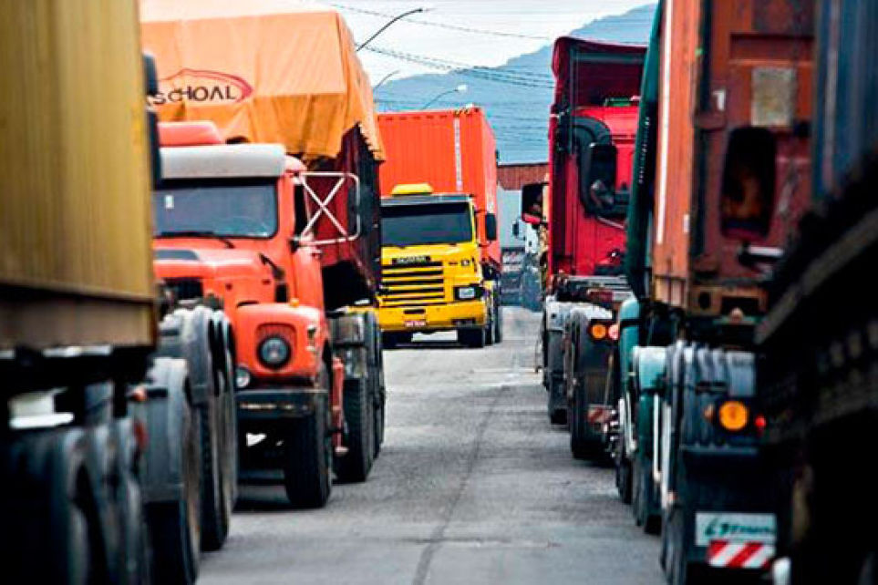 Pesquisa aponta que 13% dos caminhoneiros usam rebites