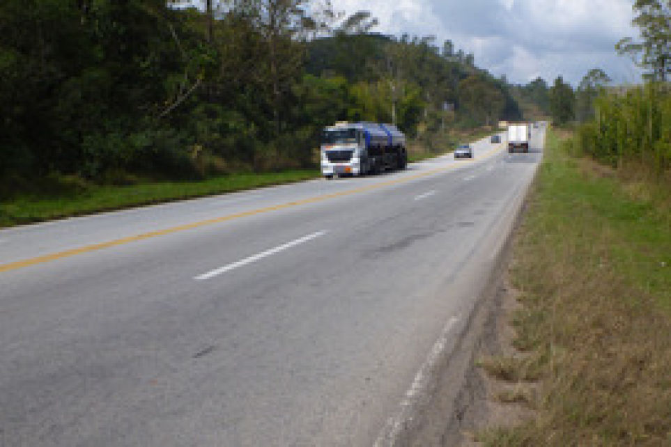 Prefeitura embarga obras em trecho da BR-040