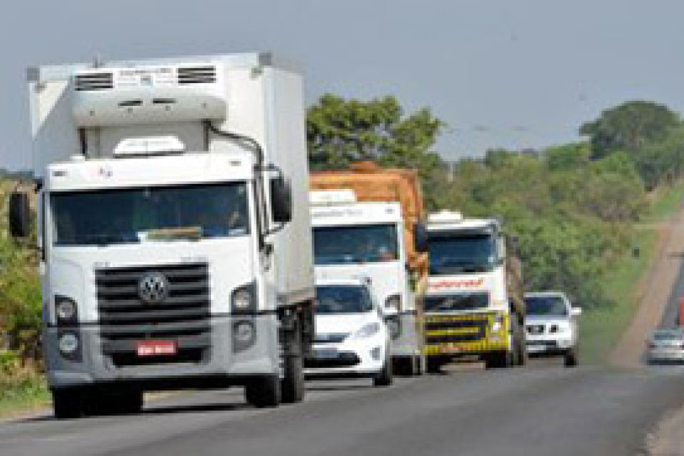 Obras de manuteno na BR-381