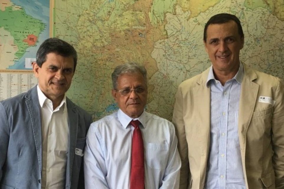 Lideranas do TRC se renem com diretor do DER de Minas Gerais