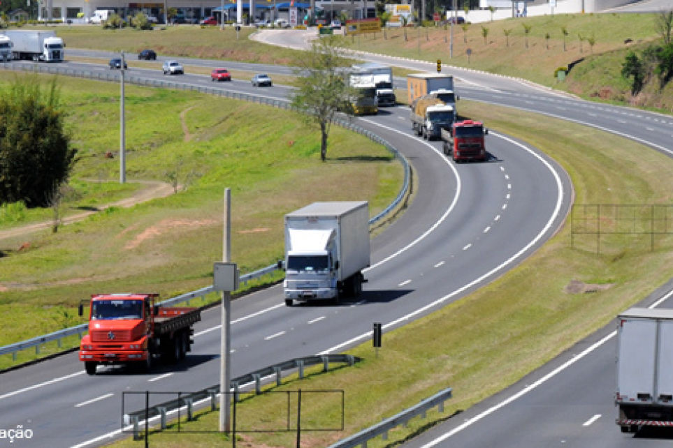 Dia dos Namorados movimenta o transporte de cargas