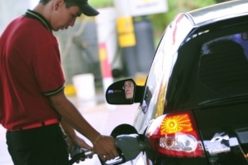 Preo da gasolina deve subir at 6% aps eleies, diz agncia