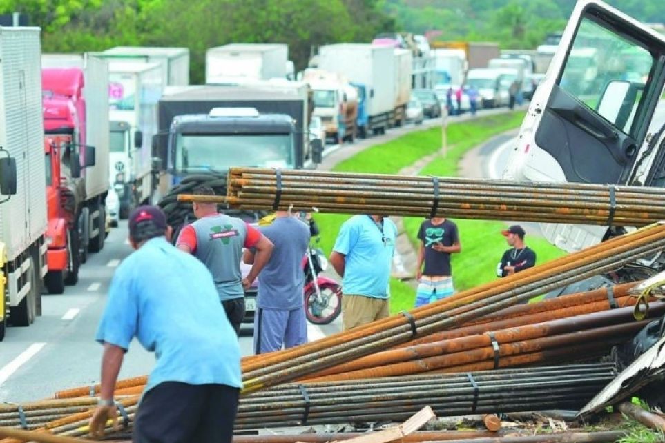 Nas rodovias de Minas, 43 km concentram 1.071 acidentes