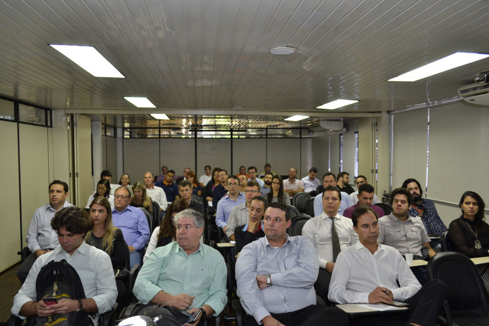 Caf com Palestra apresenta planejamento voltado para pequenas empresas