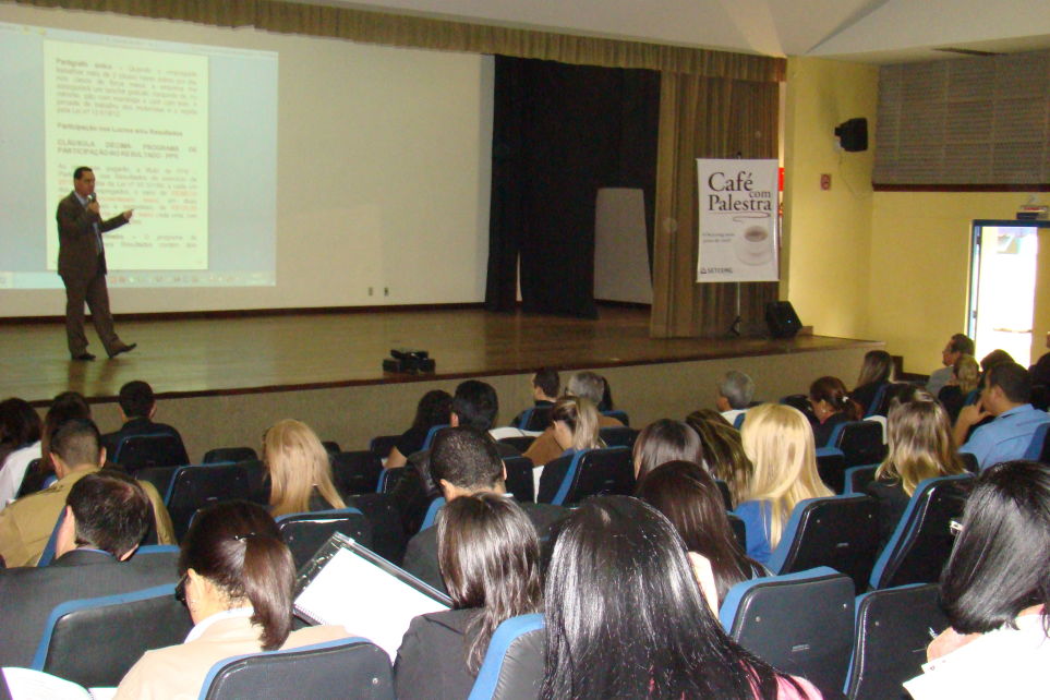 Caf com Palestra expe sobre a nova Conveno de Trabalho