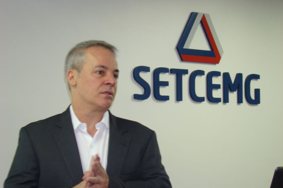 Caf com Palestra do Setcemg abordou a sobrevivncia das empresas em tempos de crise