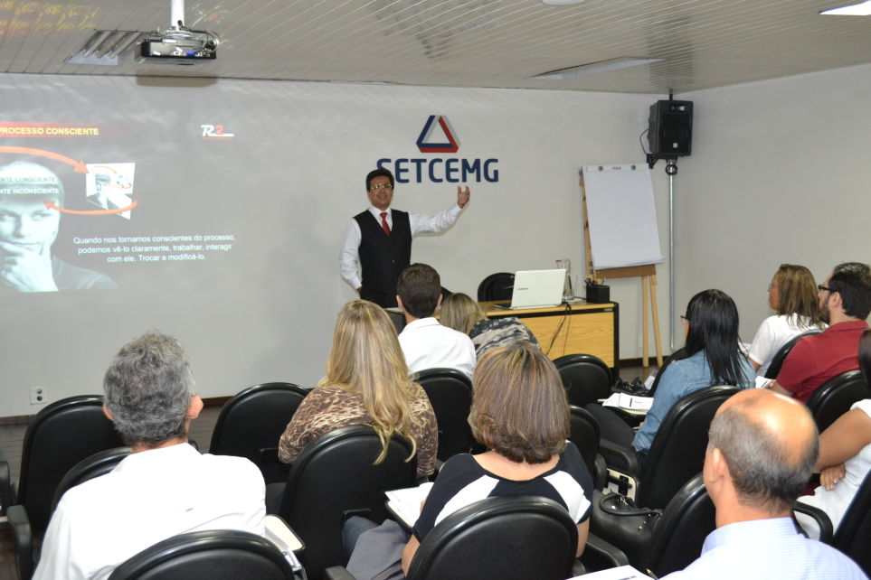 Mudar a forma de pensar e agir foi tema de capacitao do Setcemg