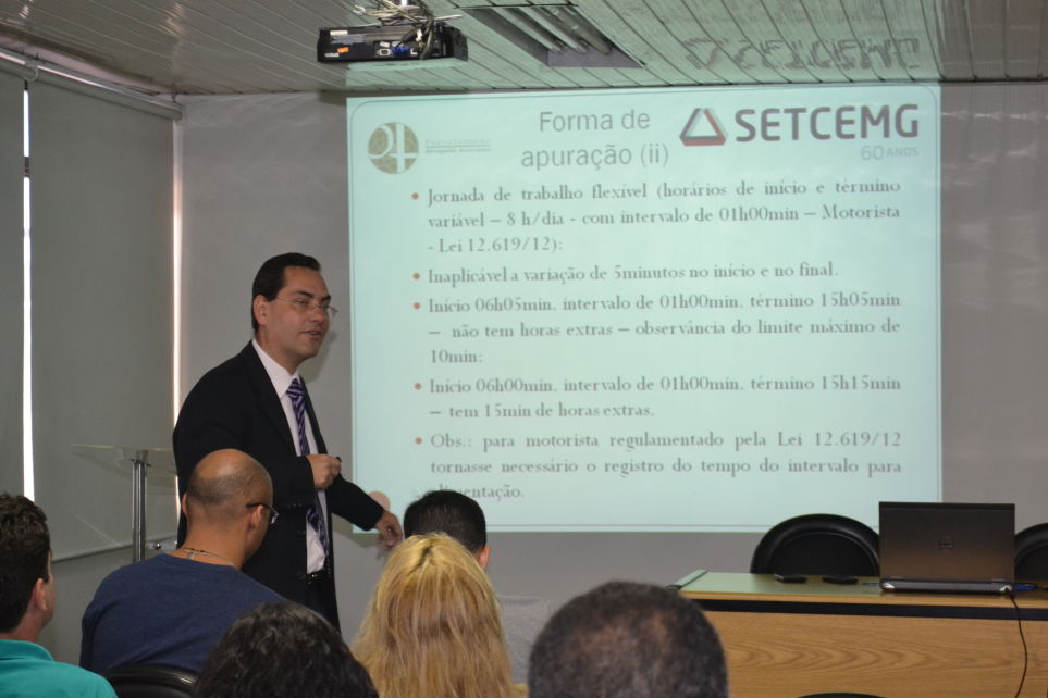 Setcemg realiza treinamento sobre jornada de trabalho, banco de horas e Lei 12.619