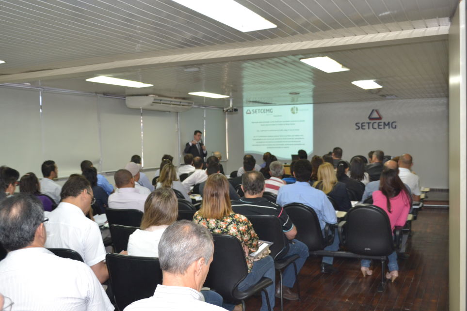 Caf com Palestra apresenta decreto que altera a tributao no TRC em Minas Gerais