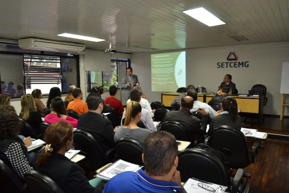 Setcemg realiza 5 turma de treinamento sobre a Lei 13.103/15