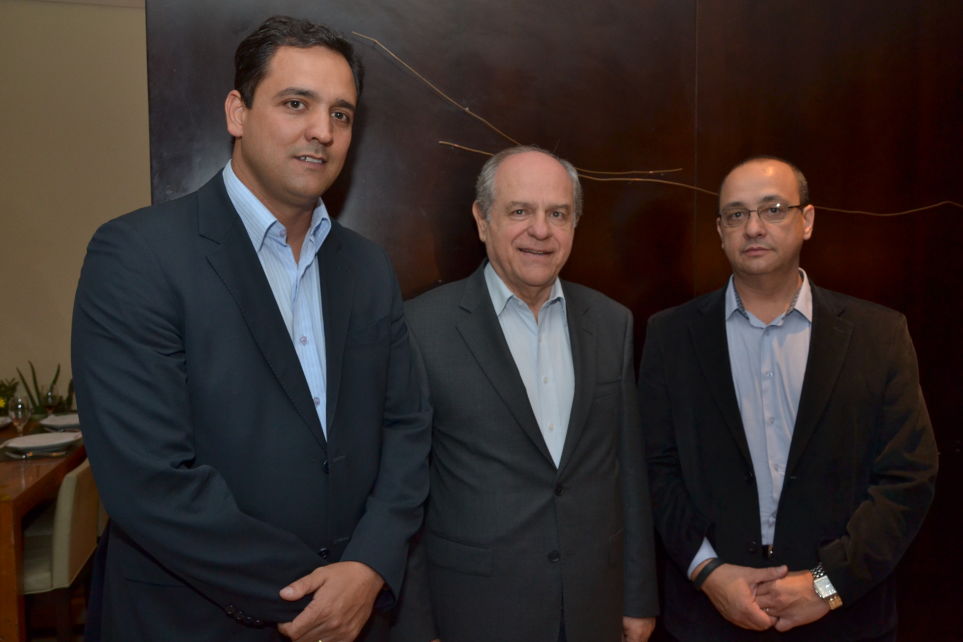 Fetcemg recebe transportadores em comemorao aos seus 25 anos