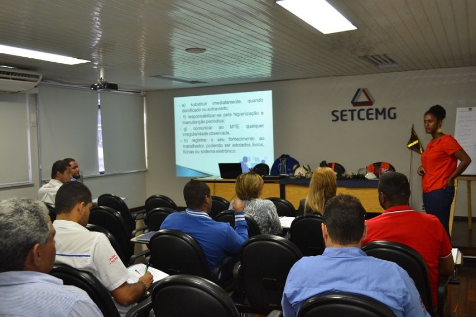 Segurana e Sade Ocupacional (SSO) foi tema de treinamento do Setcemg