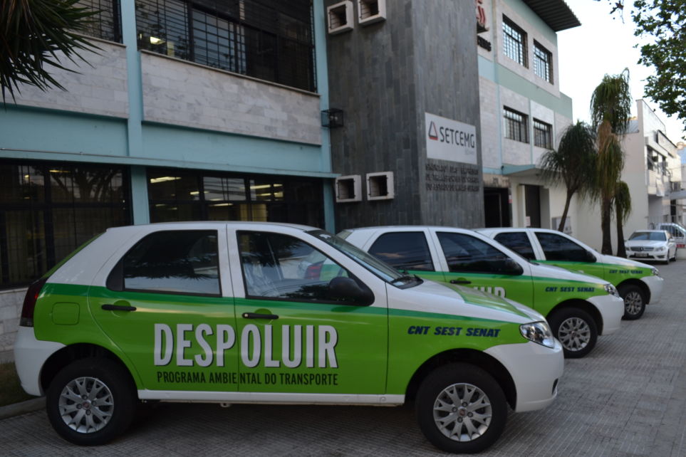 Despoluir realizar ao de conscientizao em Montes Claros