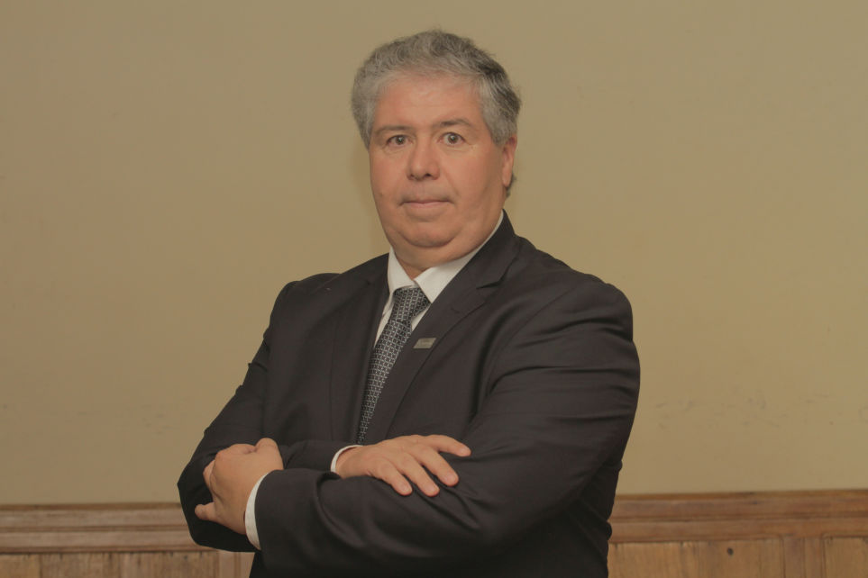 Gladstone Lobato  o novo presidente do Setcemg