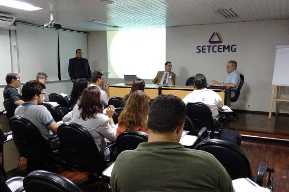 Lei 13.103/15: Setcemg trabalha pela adequao do setor