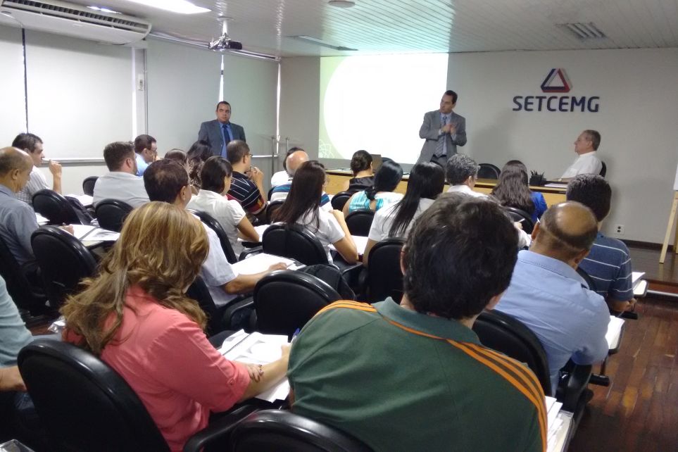 Setcemg realiza 2 turma do treinamento sobre a Lei 13.103