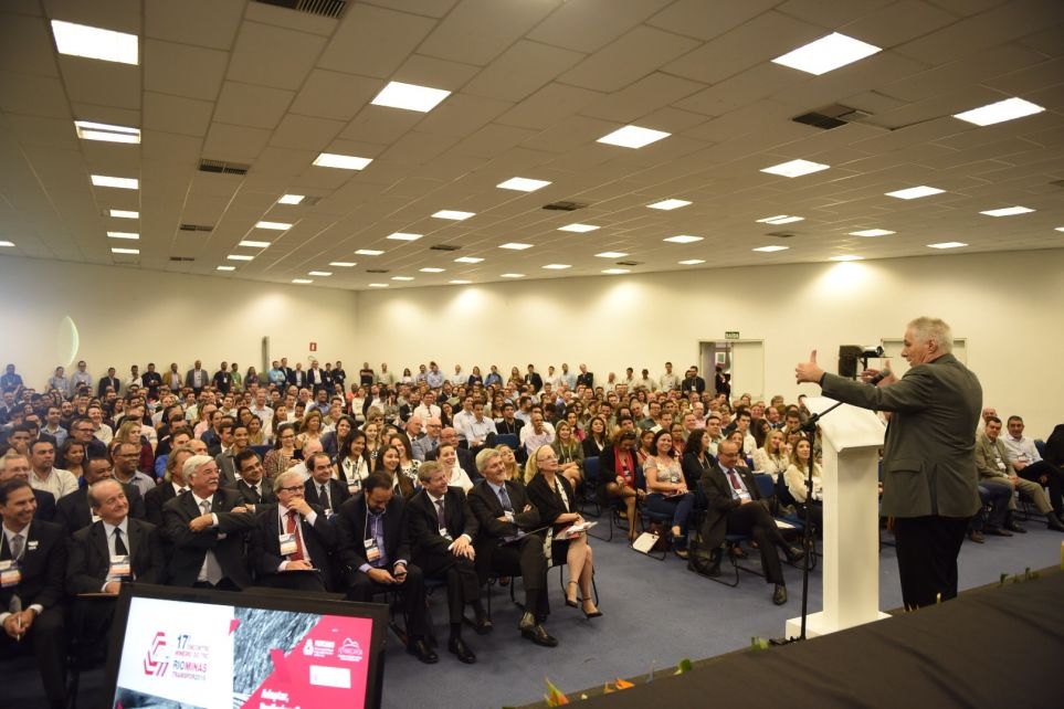 Painel Jurdico e mais homenagens no terceiro dia do 17EMTRC e RIOMINASTRANSPOR 2016