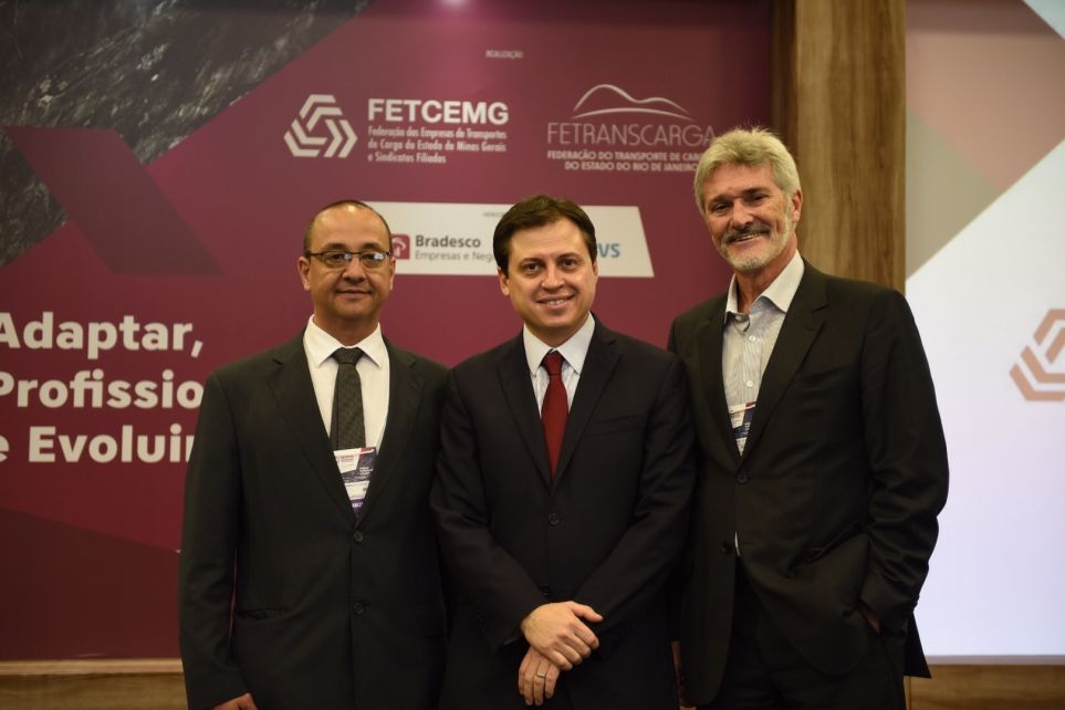 Segundo dia do 17 EMTRC e RIOMINASTRANSPOR teve apresentaes de Gerson Camarotti e Edu Lyra