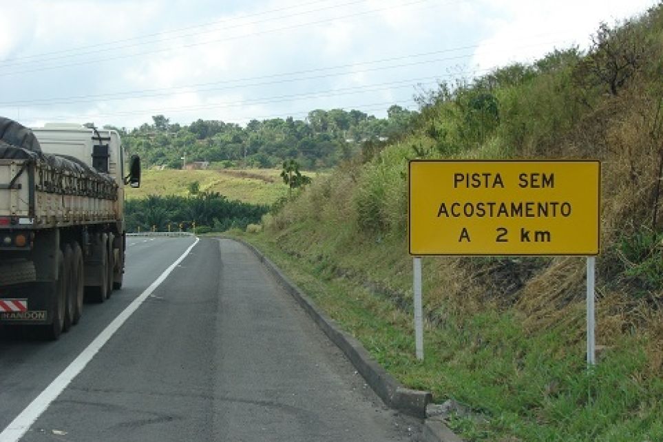 Acostamento em rodovia federal pode se tornar exigncia legal