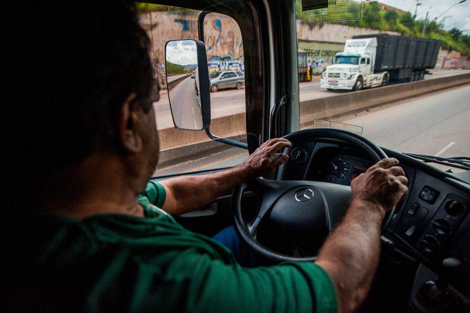 Juz da 1 Vara do Trabalho de Uberlndia aplica o princpio da irretroatividade da Lei do Motorista