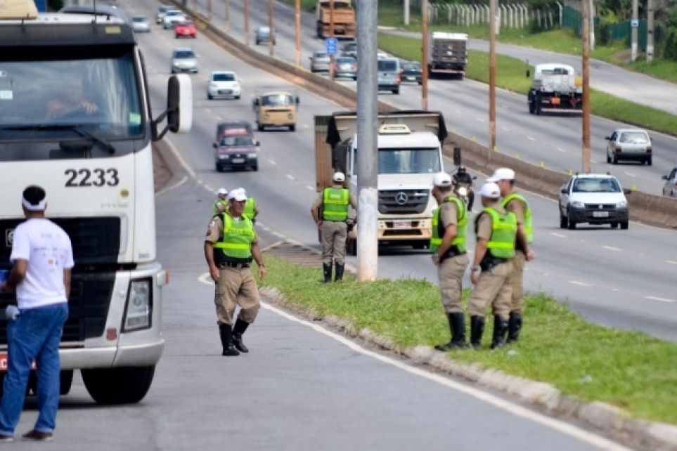BHTrans define locais para caminhes durante restrio no Anel