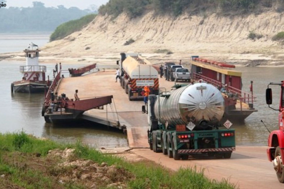 Cmara analisa projeto que estabelece Poltica Nacional de Transporte Rodovirio de Combustveis