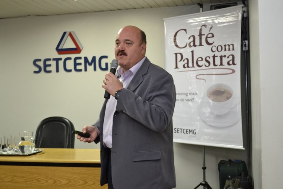 Caf com Palestra apresentou o Mundo Eletrnico do TRC