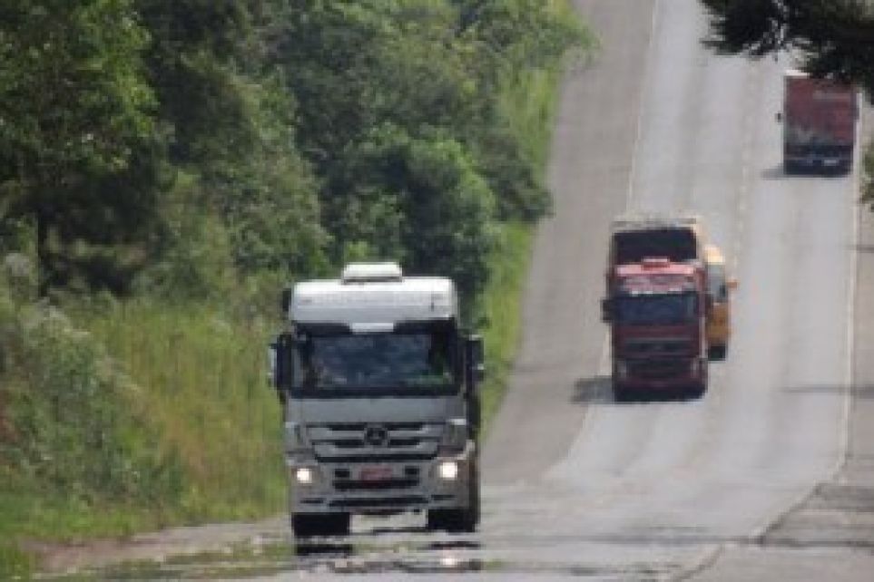 Novas regras agilizam obteno de AET e o transporte de cargas excedentes em rodovias federais concessionadas