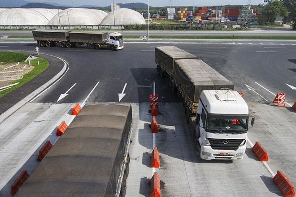 PIB do transporte em 2017 volta ao nvel de 2010; investimentos caem 
