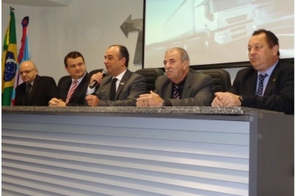 Fora-tarefa contra o roubo de cargas