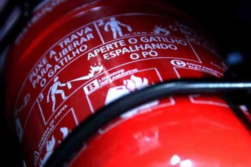 CONTRAN  divulga deliberao que prorrogar o prazo fixado para a substituio dos extintores de incndio 
