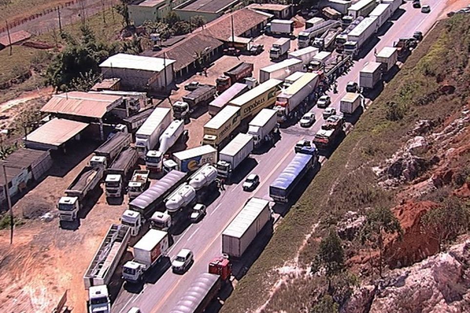 Nota de esclarecimento  Paralisao de caminhoneiros