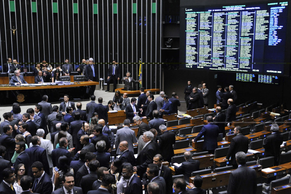 Cmara aprova MP que facilita renegociao de dvidas rurais e de caminhoneiros