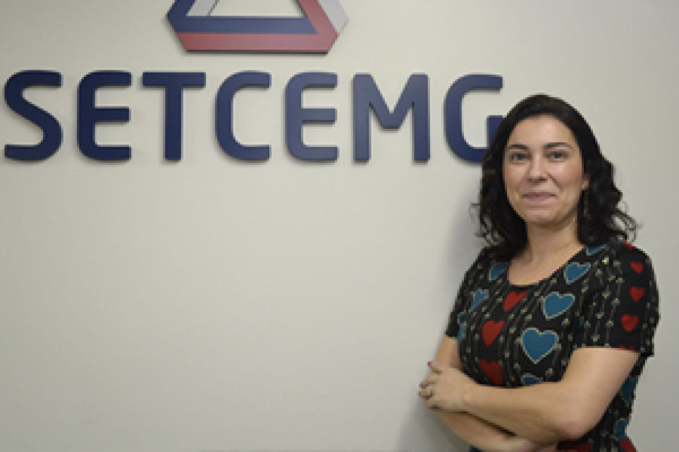 Setcemg apresenta sua nova assessora jurdico-ambiental 