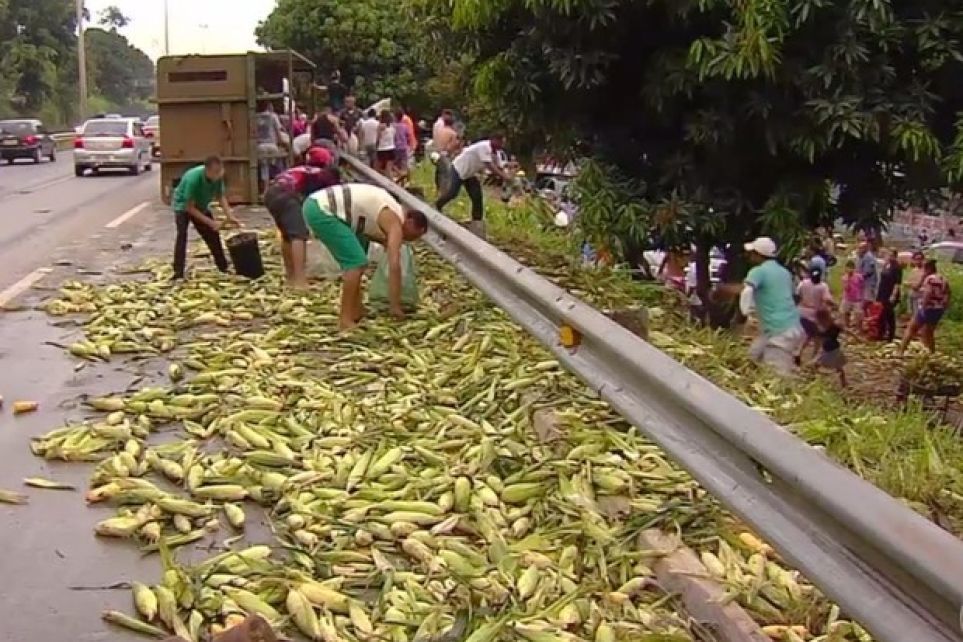 Empresas criam mecanismos para evitar saques de cargas em acidentes