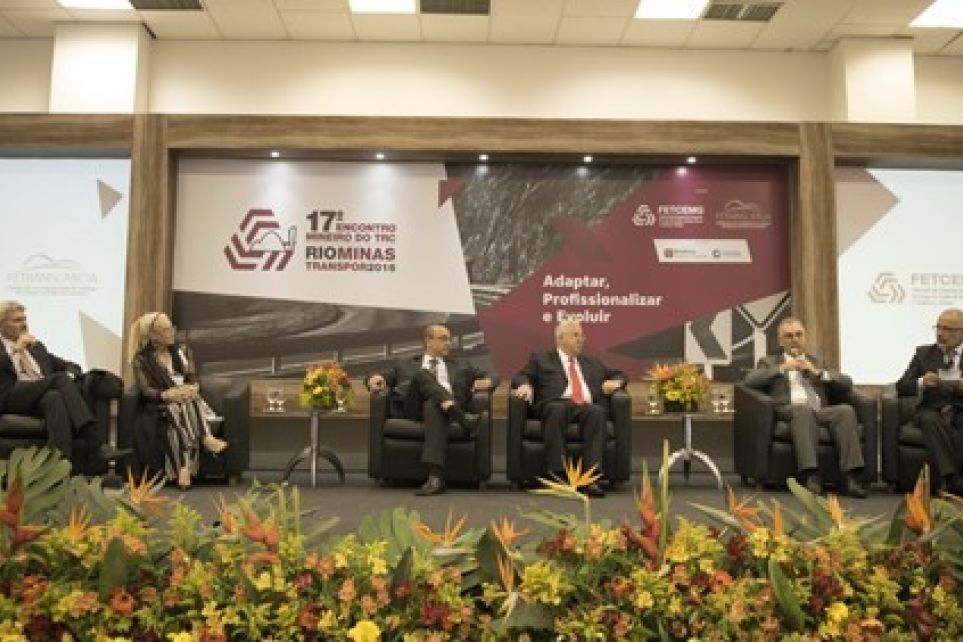 Justia do Trabalho e Lei do Motorista foram pauta do 17 EMTRC