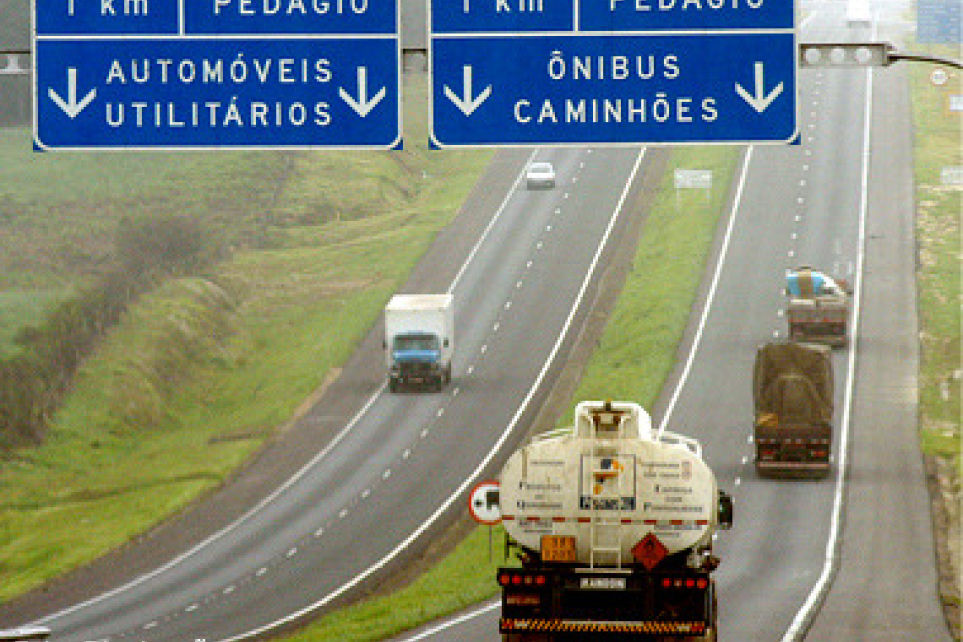 Paran torna a cobrar pedgio pelos eixos suspensos de caminhes vazios