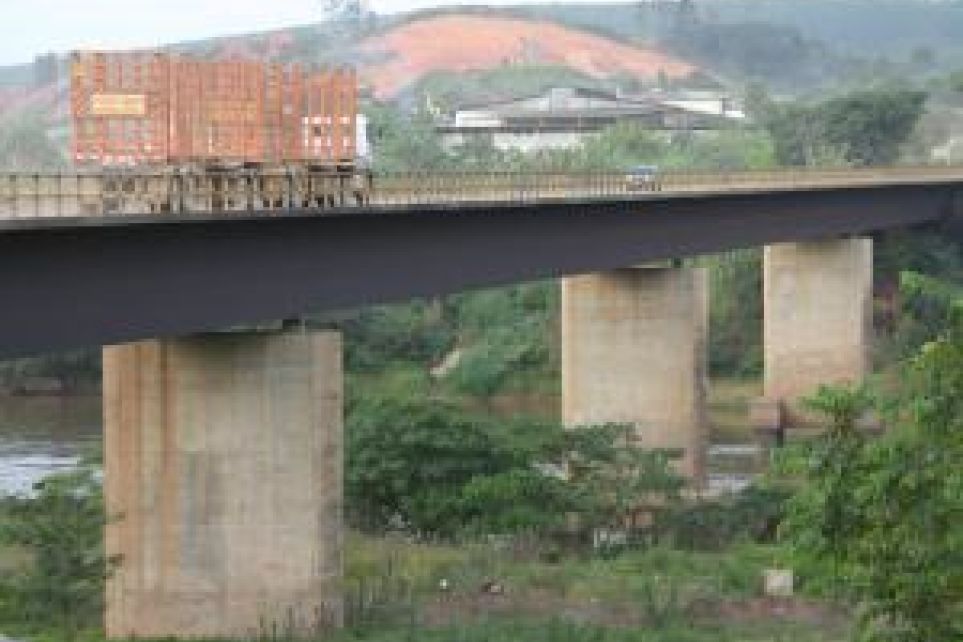 Ponte sobre rio Doce na BR-458/MG ser interditada nas prximas semanas