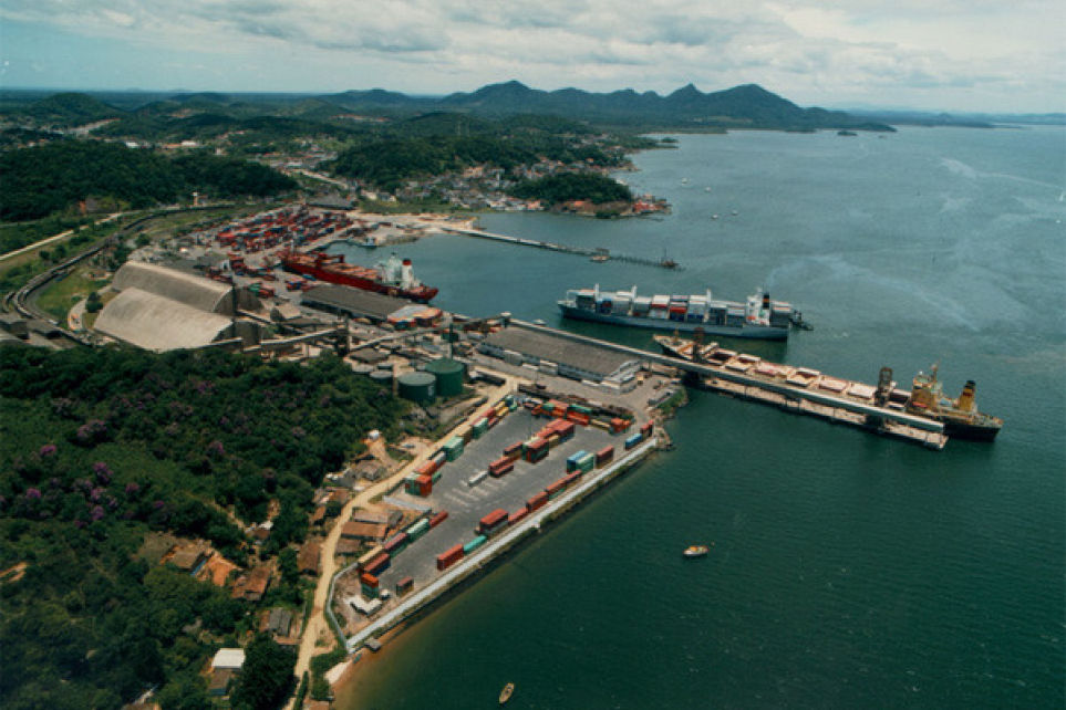 Portos brasileiros movimentaram 245,8 milhes de toneladas brutas no 3 trimestre de 2013